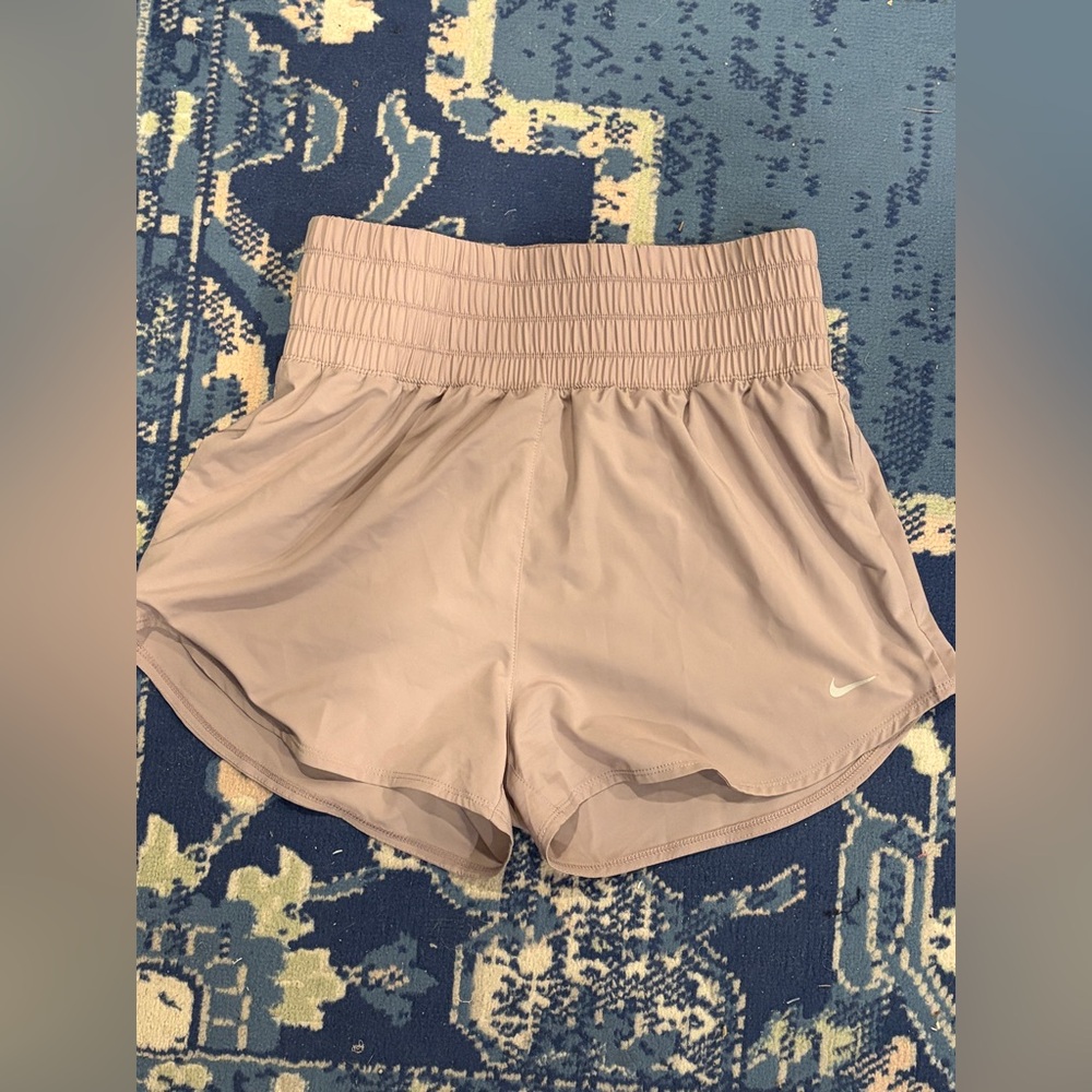 Nike Women's Athletic Shorts in Beige - Picture 4 of 4